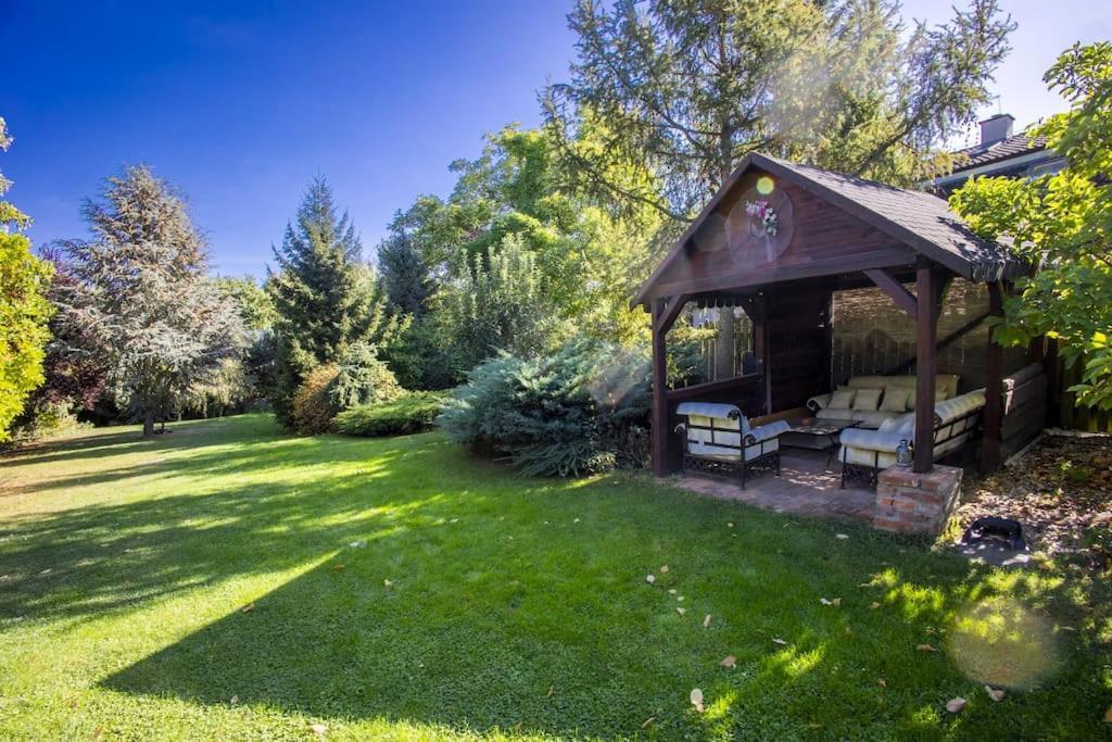 7 Bedroom Secluded Villa Close To Prague Říčany Exterior foto