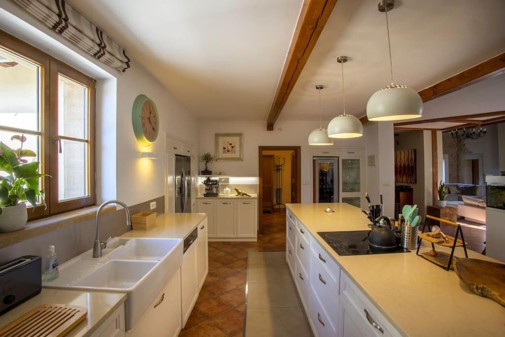 7 Bedroom Secluded Villa Close To Prague Říčany Exterior foto