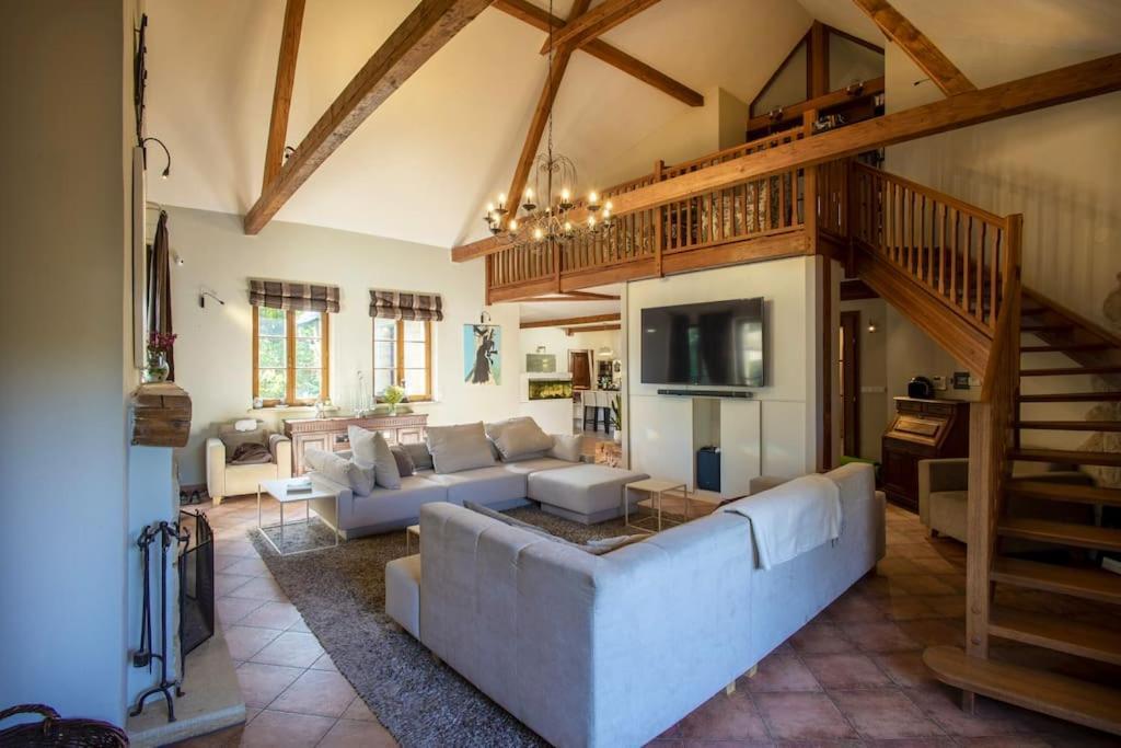 7 Bedroom Secluded Villa Close To Prague Říčany Exterior foto